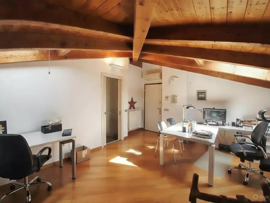 Immagine 37 di Appartamento in vendita  in Via Podgora, 53 a Legnano