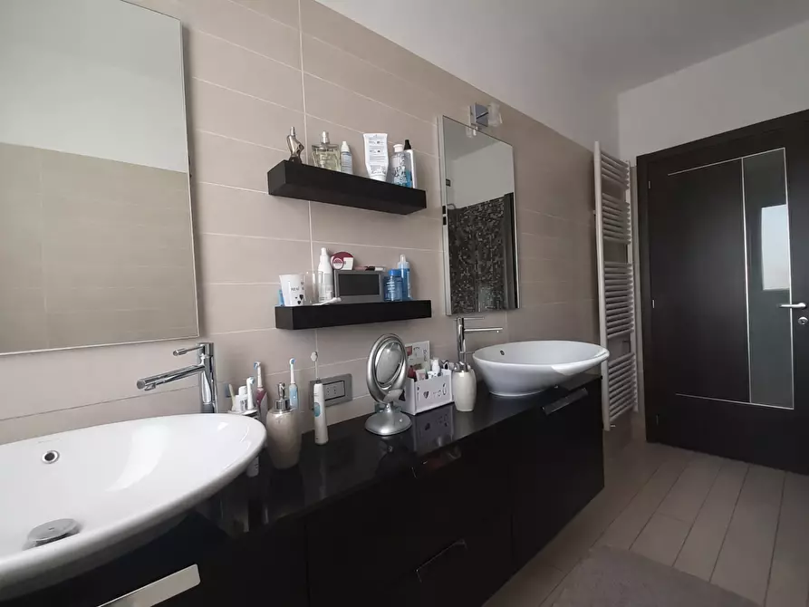 Immagine 2 di Appartamento in vendita  in Via Podgora, 53 a Legnano