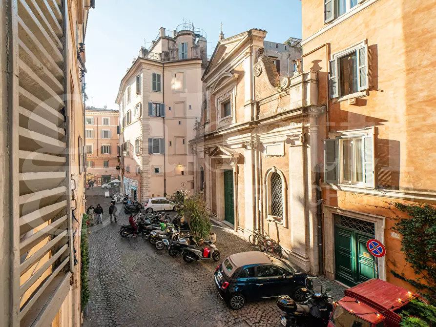 Immagine 30 di Appartamento in vendita  in Via di Parione, 17 a Roma