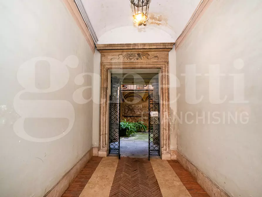 Immagine 4 di Appartamento in vendita  in Via di Parione, 17 a Roma