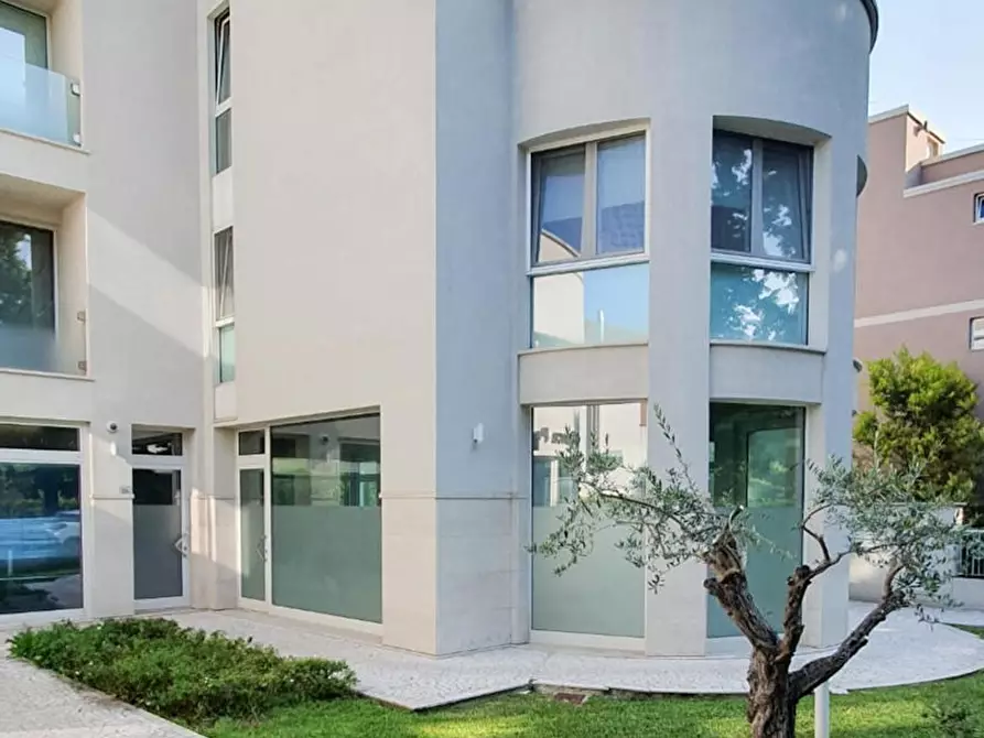 Immagine 3 di Negozio in vendita  in Via Roma, snc a San Giovanni In Marignano