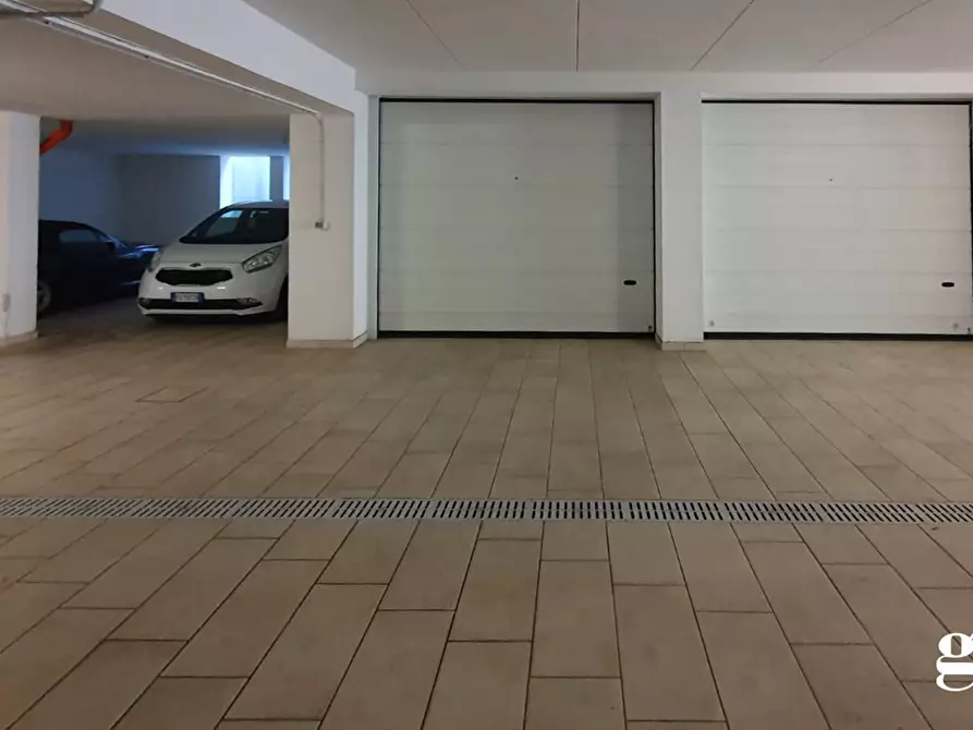 Immagine 12 di Negozio in vendita  in Via Roma, snc a San Giovanni In Marignano