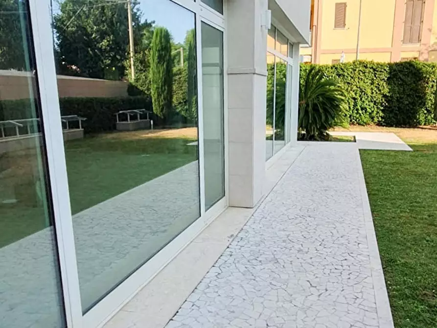 Immagine 6 di Negozio in vendita  in Via Roma, snc a San Giovanni In Marignano