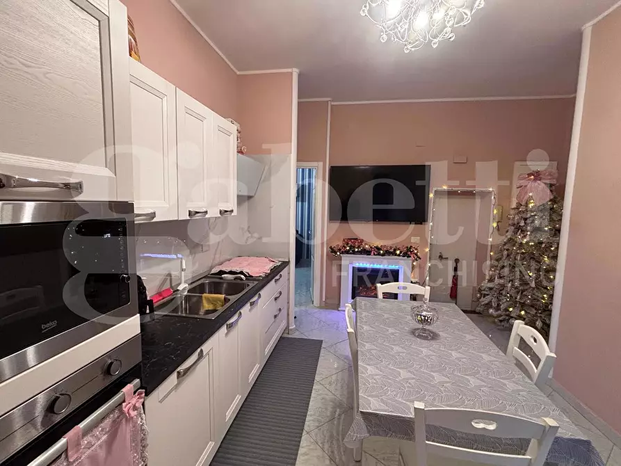 Immagine 3 di Appartamento in vendita  in Vico Tutti i santi a Napoli