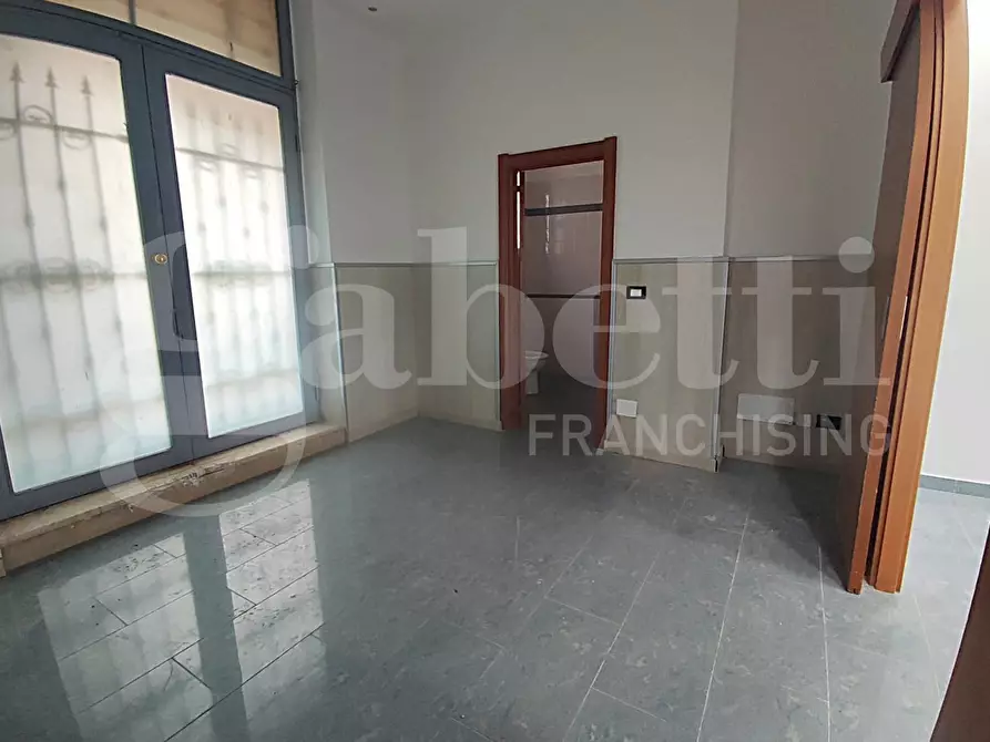Immagine 3 di Negozio in affitto  in Via CHECCHIA RISPOLI, 27 a San Severo