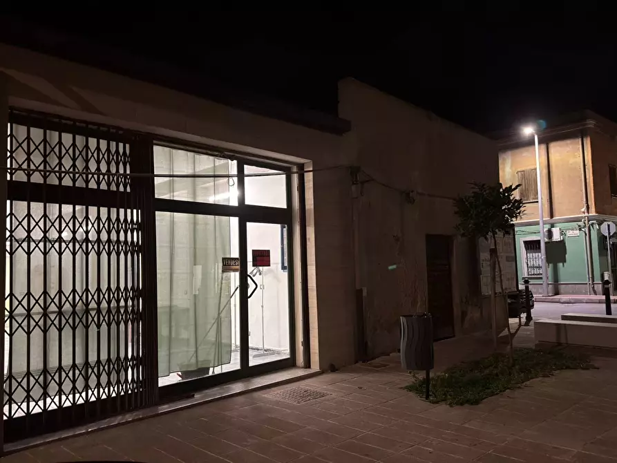 Immagine 6 di Negozio in vendita  in Via Don Minzoni, 19 a Portoscuso