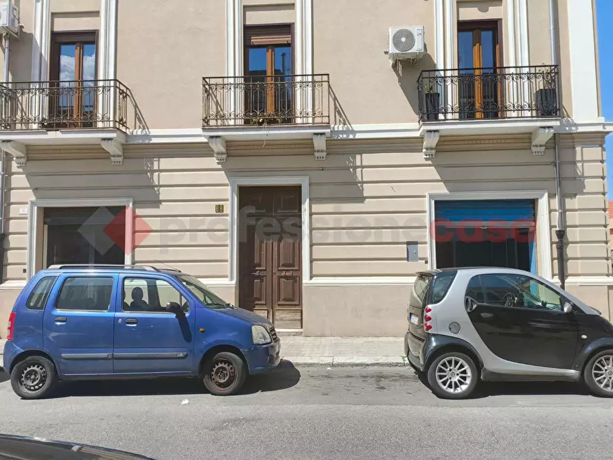 Immagine 1 di Negozio in affitto  in Via sbarre centrali, 86 a Reggio Di Calabria
