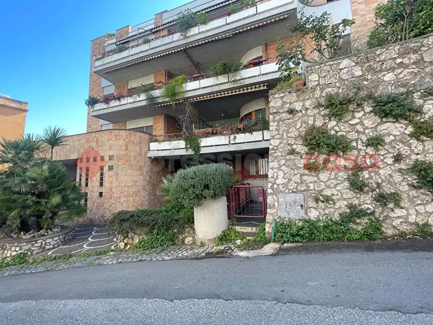 Immagine 3 di Appartamento in vendita  in Via Amelia Treves SegrÃ©, 3 a Tivoli