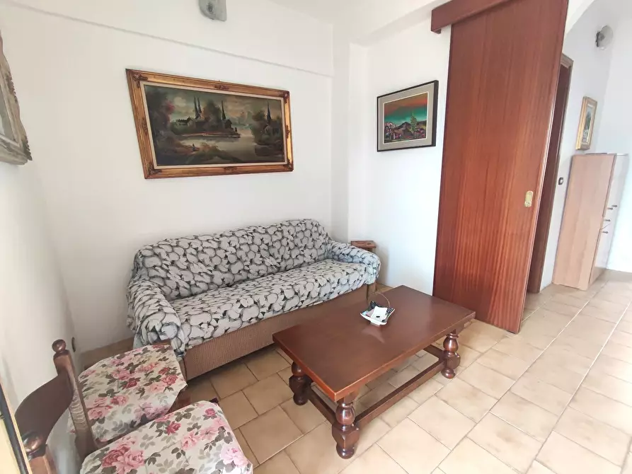 Immagine 6 di Appartamento in vendita  in Via G. GARIBALDI, 114 a San Vito Sullo Ionio