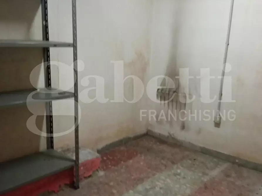 Immagine 7 di Negozio in affitto  in Via Fragola, 2 a Benevento