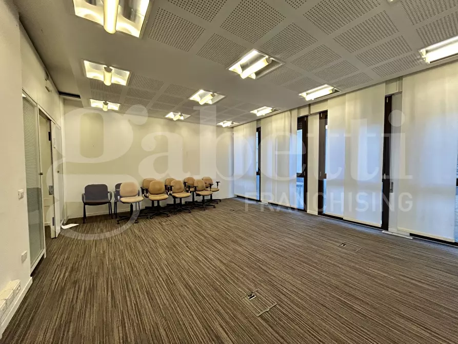 Immagine 3 di Ufficio in vendita  in Via DELLE LAME a Bologna