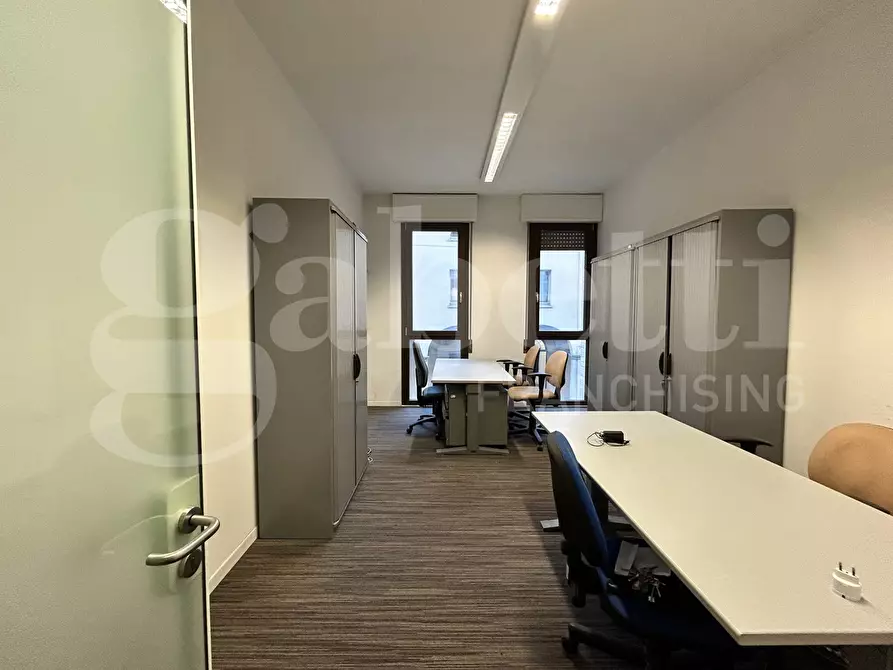Immagine 9 di Ufficio in vendita  in Via DELLE LAME a Bologna