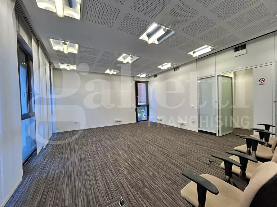 Immagine 4 di Ufficio in vendita  in Via DELLE LAME a Bologna