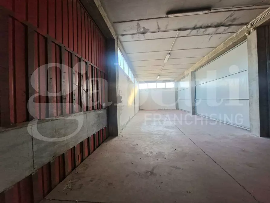 Immagine 4 di Magazzino in affitto  in Via don milani, snc a Sestu