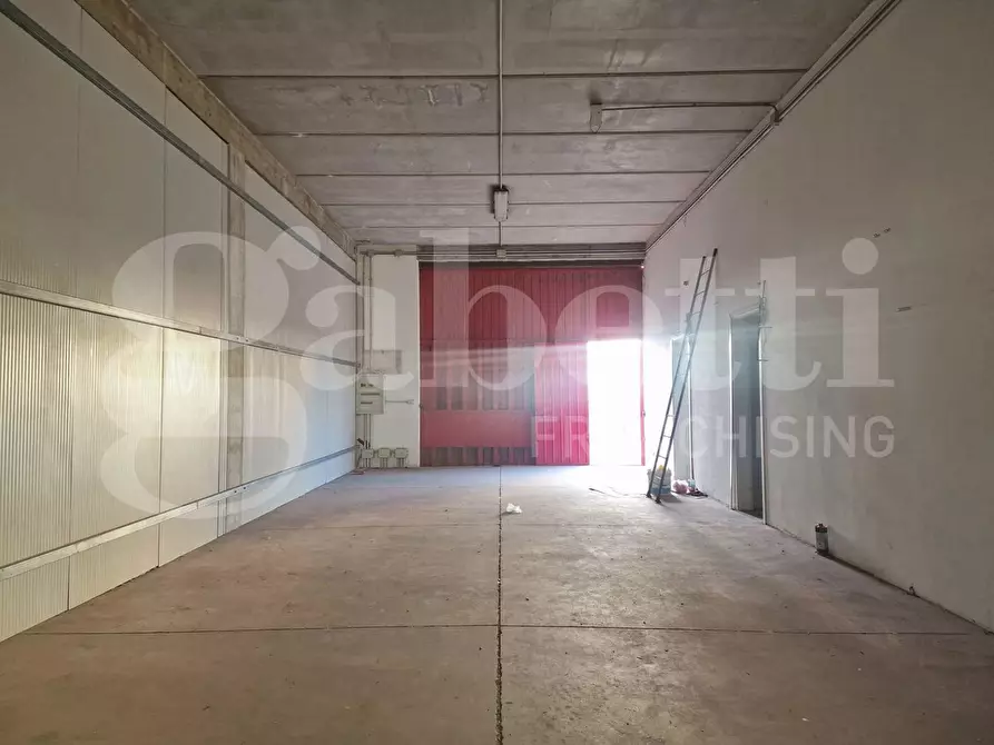 Immagine 3 di Magazzino in affitto  in Via don milani, snc a Sestu