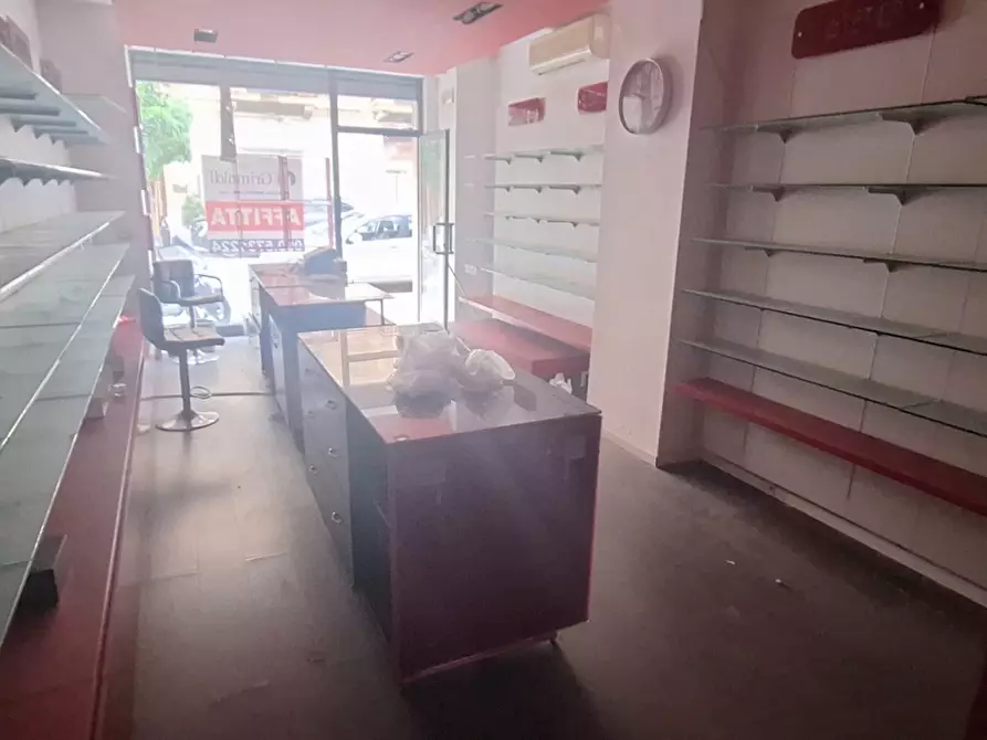 Immagine 7 di Negozio in affitto  in Via Centonze, 69 a Messina