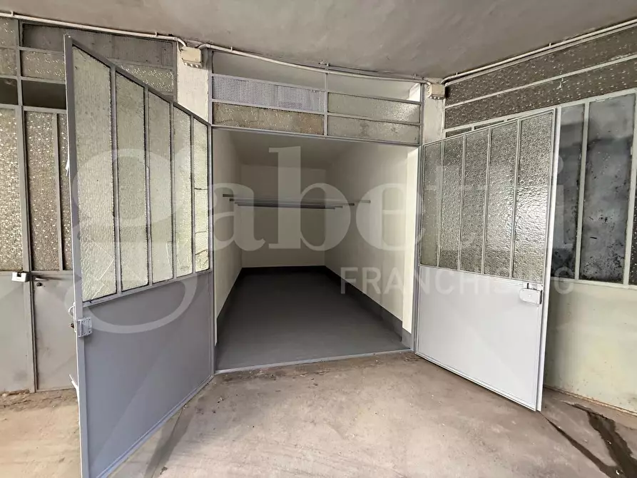 Immagine 2 di Box auto in vendita  in Via Frejus a Grugliasco