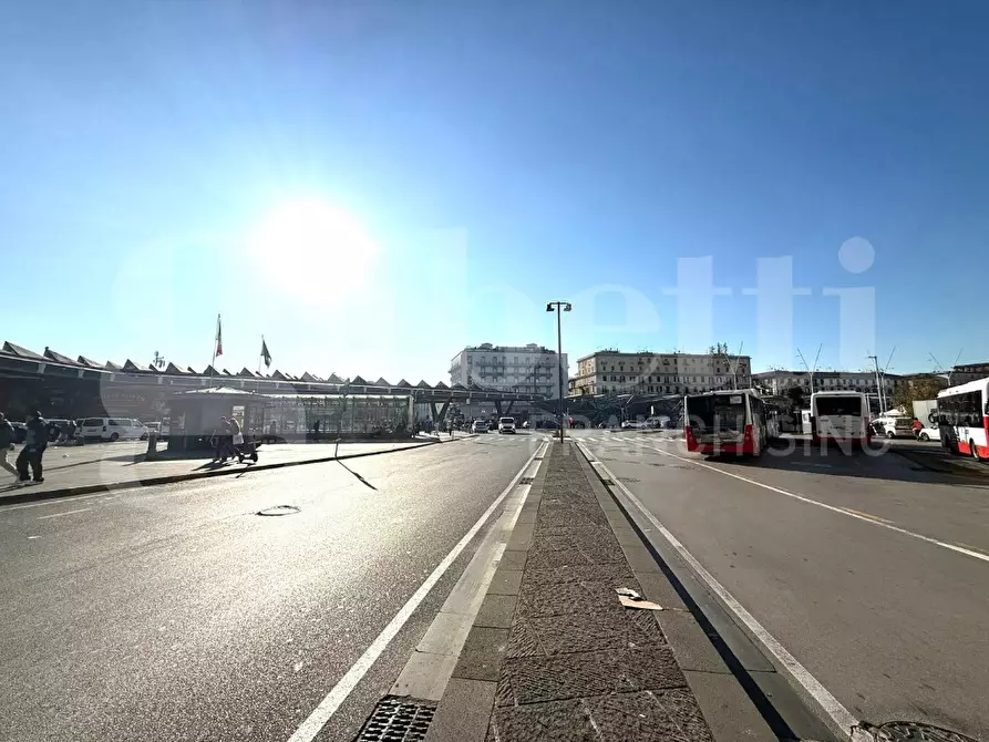 Immagine 14 di Ufficio in vendita  in Piazza garbaldi a Napoli
