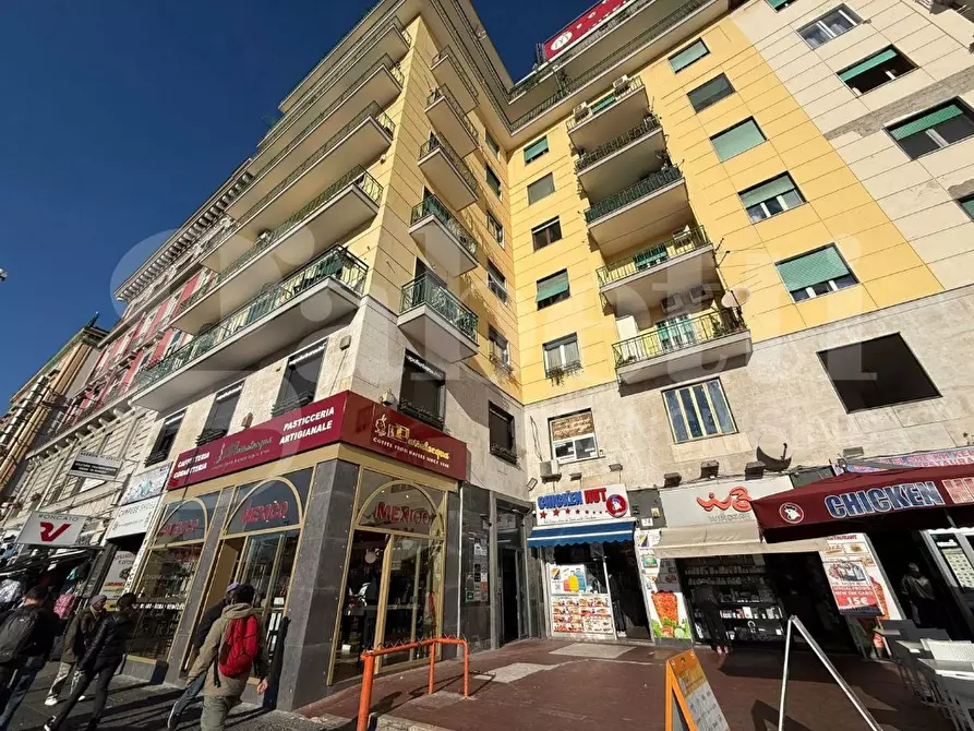 Immagine 1 di Ufficio in vendita  in Piazza garbaldi a Napoli