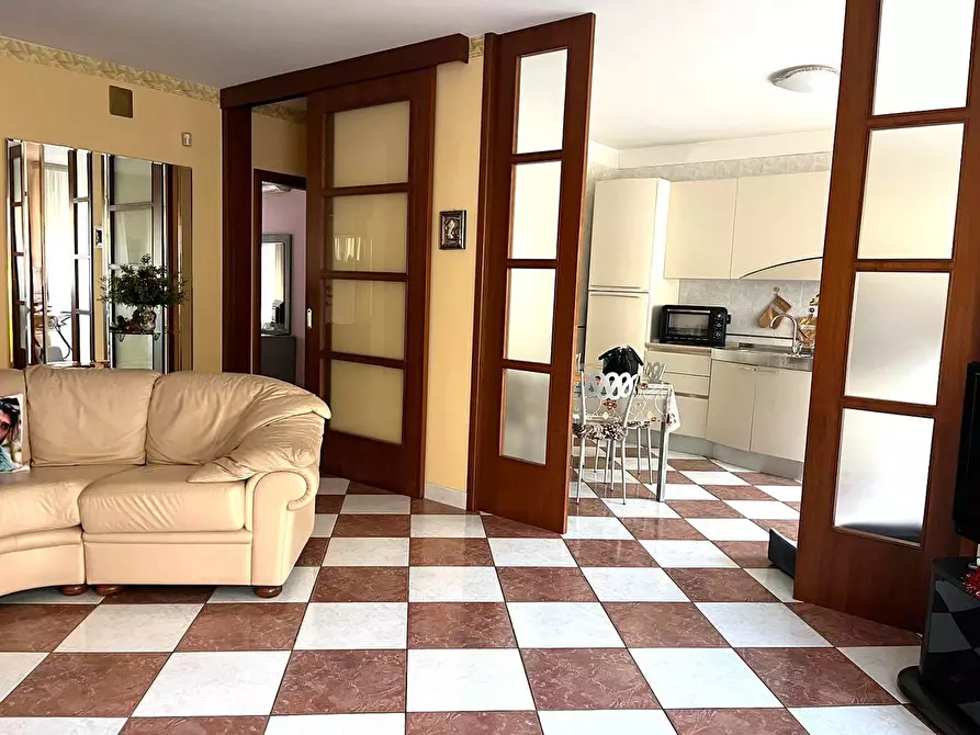 Immagine 3 di Appartamento in vendita  in Via VIESTE a San Severo