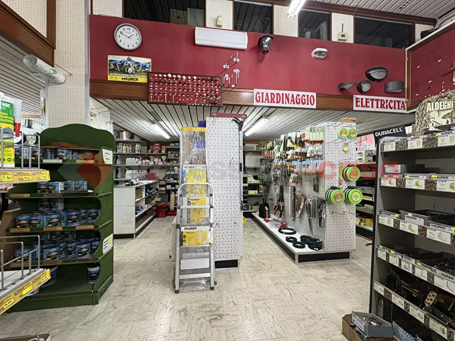 Immagine 21 di Attività commerciale in vendita  in Via TERRACINA, 52 a San Felice Circeo