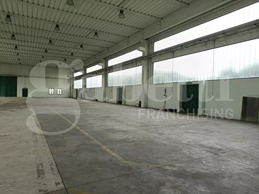 Immagine 9 di Capannone industriale in affitto  in Via Nazionale Calore, snc a Mirabella Eclano