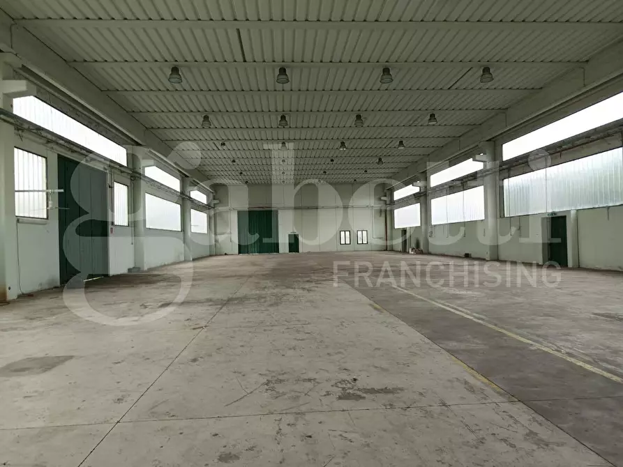 Immagine 11 di Capannone industriale in affitto  in Via Nazionale Calore, snc a Mirabella Eclano