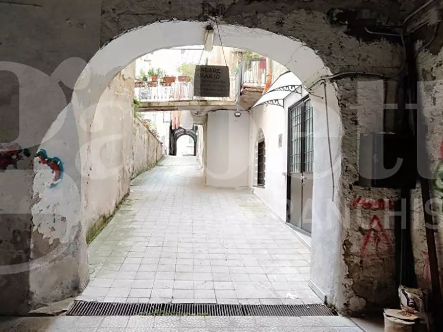 Immagine 5 di Magazzino in vendita  in Via bari, 30 a Napoli