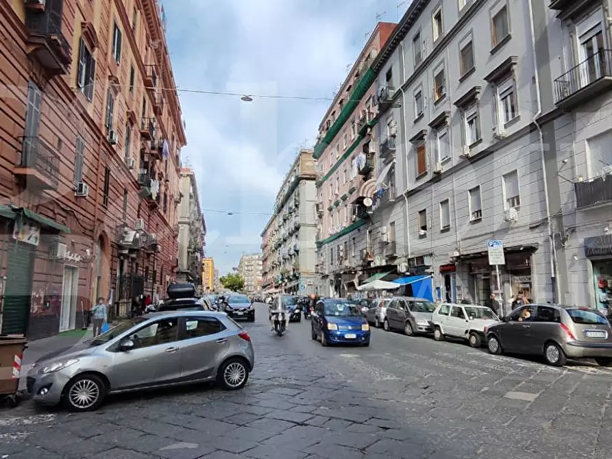 Immagine 15 di Magazzino in vendita  in Via bari, 30 a Napoli
