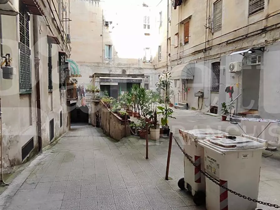 Immagine 4 di Magazzino in vendita  in Via bari, 30 a Napoli