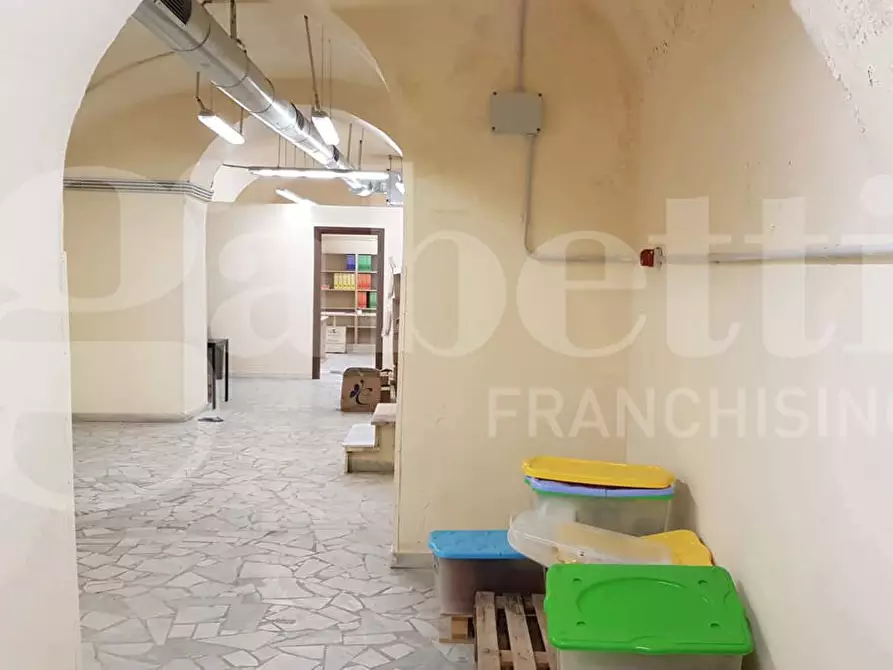 Immagine 4 di Negozio in vendita  in Via Rimini, 52 a Napoli