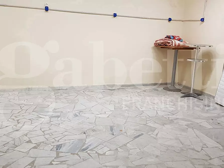 Immagine 8 di Negozio in vendita  in Via Rimini, 52 a Napoli