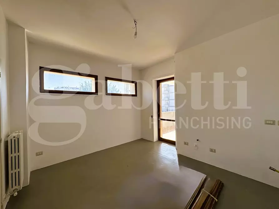 Immagine 11 di Appartamento in vendita  in Piazza Montale, 3 a Lecce