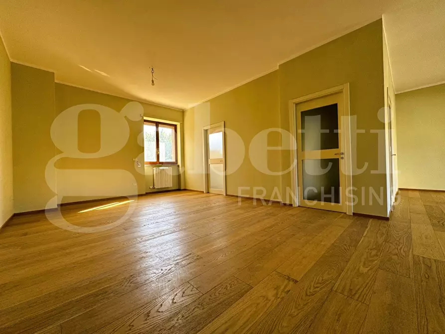 Immagine 3 di Appartamento in vendita  in Piazza Montale, 3 a Lecce