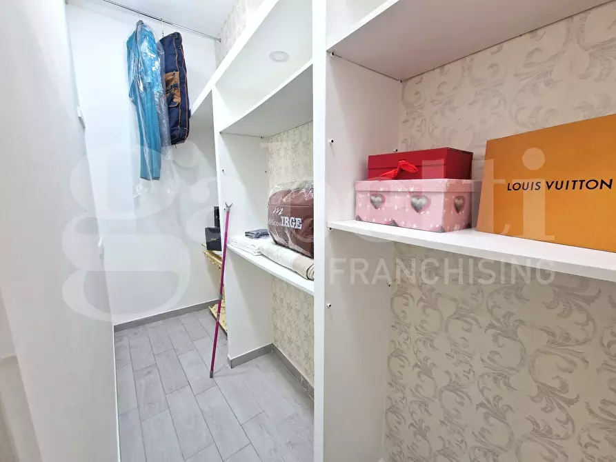 Immagine 8 di Appartamento in affitto  in Via federico delpino a Napoli