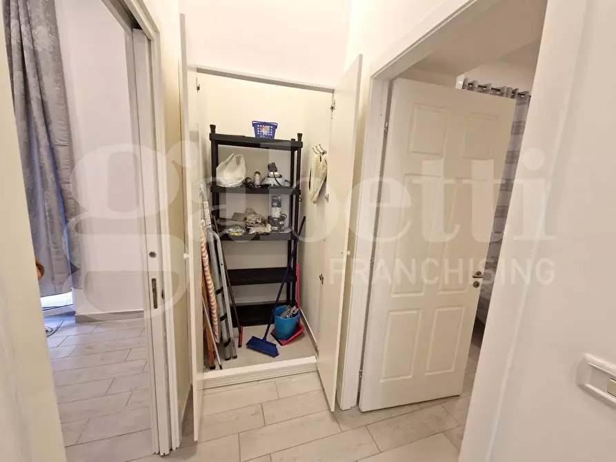 Immagine 4 di Appartamento in affitto  in Via federico delpino a Napoli