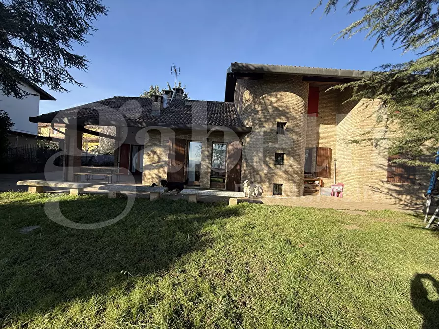 Immagine 1 di Villa in vendita  in Via NUOVA VALLASSINA, snc a Erba