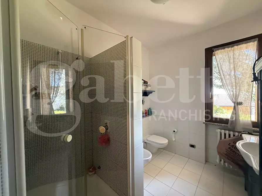 Immagine 14 di Villa in vendita  in Via NUOVA VALLASSINA, snc a Erba