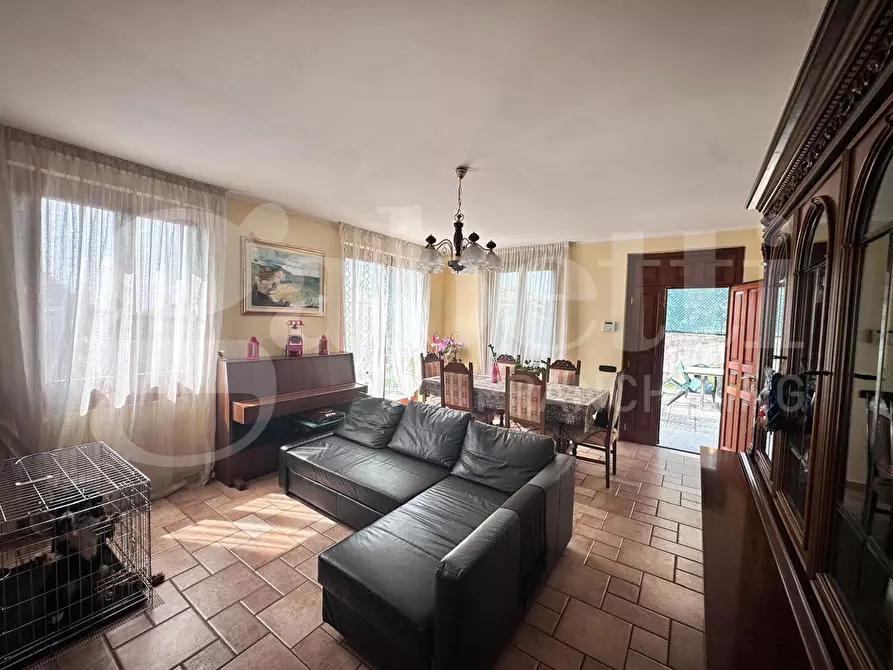 Immagine 2 di Villa in vendita  in Via Como, SNC a Erba