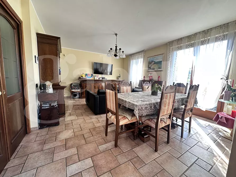 Immagine 5 di Villa in vendita  in Via Como, SNC a Erba