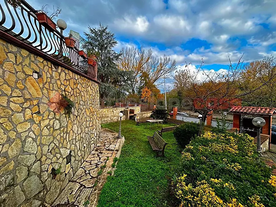 Immagine 10 di Palazzo in vendita  in Via del pecile, 10 a Tivoli