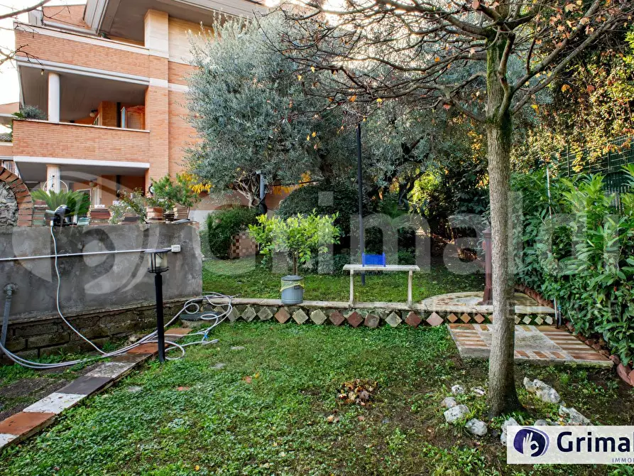Immagine 26 di Appartamento in vendita  in Via Louis Daguerre a Roma