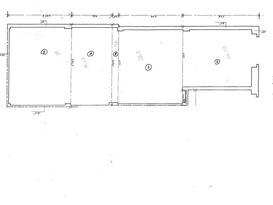 Immagine 19 di Negozio in affitto  in Via Oberdan, 99 a Lecce