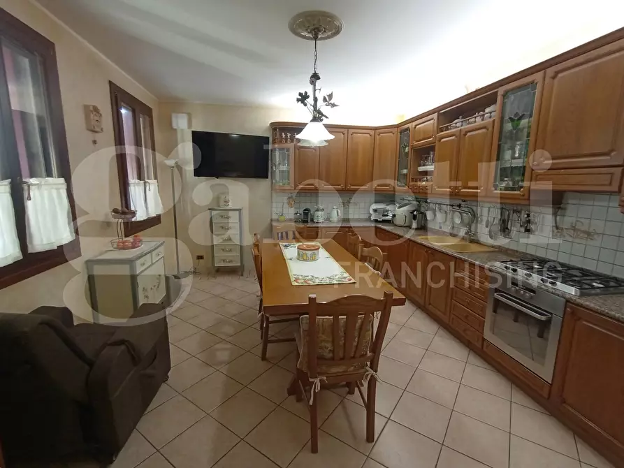 Immagine 7 di Villa in vendita  in Via CONA, Via Trieste, 21 a Cona