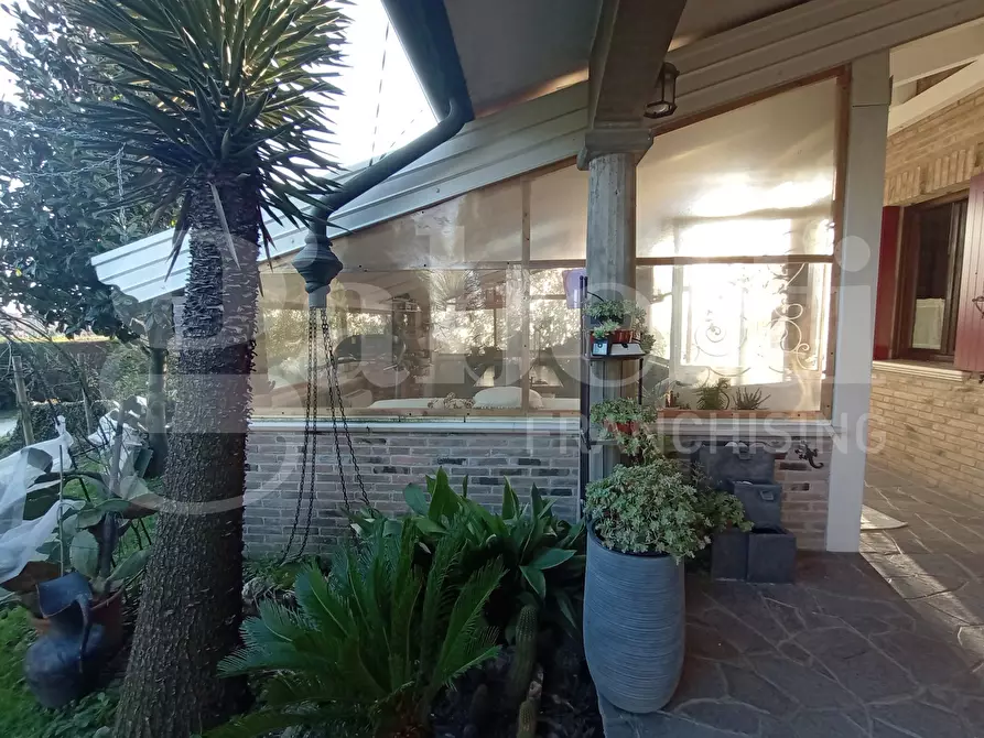 Immagine 17 di Villa in vendita  in Via CONA, Via Trieste, 21 a Cona