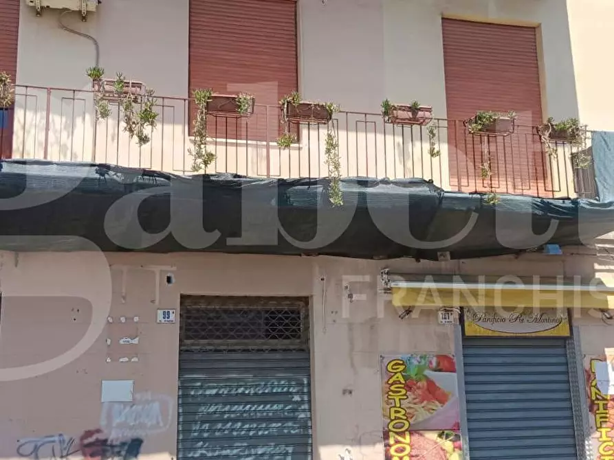 Immagine 2 di Negozio in vendita  in Via Re Martino, 97-99 a Catania