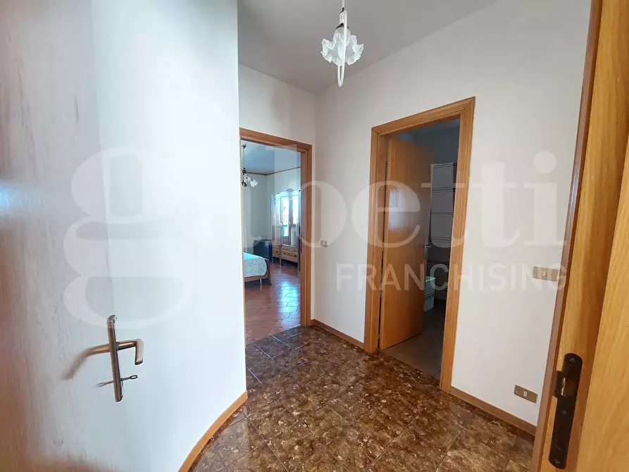 Immagine 9 di Appartamento in vendita  in Via Stradale della Madonna, 38 a Controguerra