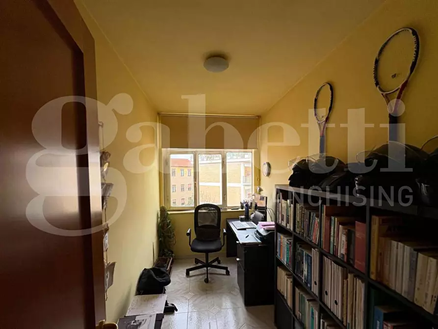 Immagine 9 di Appartamento in vendita  in Via della Pisana a Roma