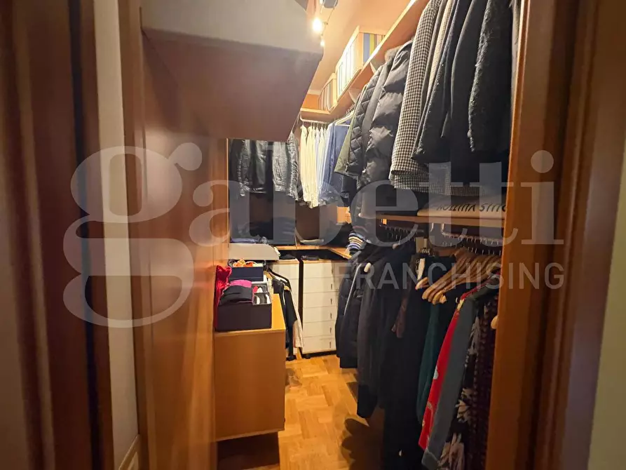 Immagine 7 di Appartamento in vendita  in Via della Pisana a Roma