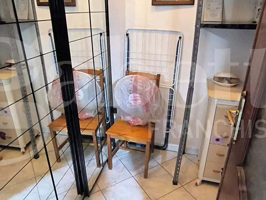 Immagine 13 di Appartamento in vendita  in Via STADERA a Napoli